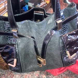 Nice purse and never used AUTHENTIC